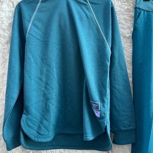 New Umbro Teal Long Sleeve Pullover and pants